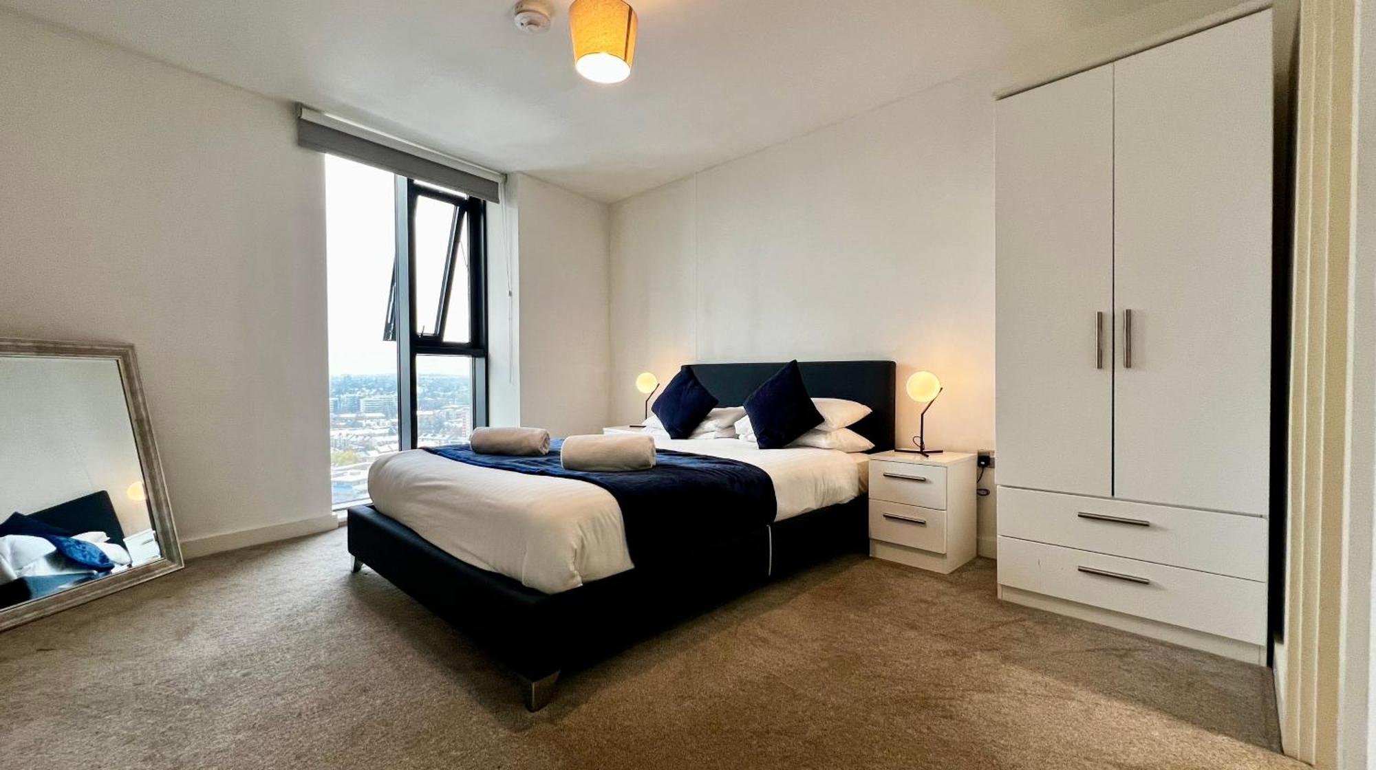Premium Deals L Last-Minute Stay L 4 Min Walk To Birmingham Central Library L 18Th Floor 2 Bed 2 Bath City Centre Penthouse With Gym & Netflix By Jvt Short Lets Экстерьер фото